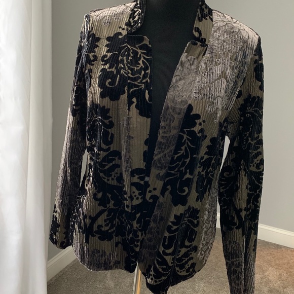 Chico's Jackets & Blazers - 🌹CHICO’s Jacket size 2 or size M🌹